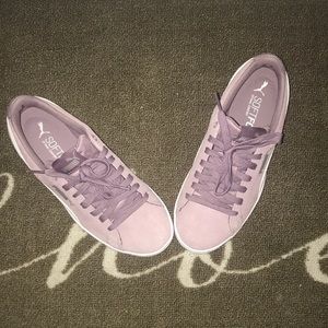 Puma Women’s size 6 Sneakers